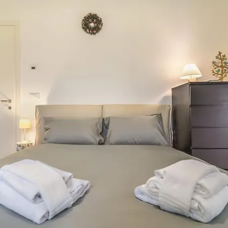 Liberty House@trainstation Apartment
