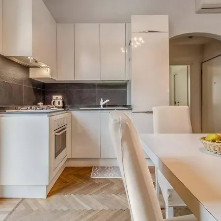 Apartment Liberty House@trainstation